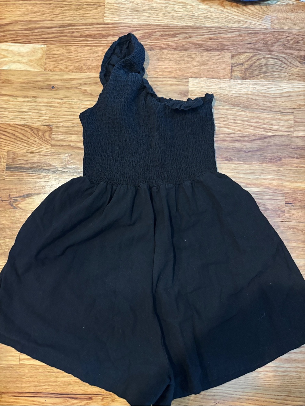 Women’s Black One-Shoulder Smocked Dress
